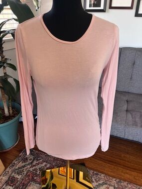 Majestic Filatures Classic Women's Long-Sleeve Crewneck Top - Light Pink size 5